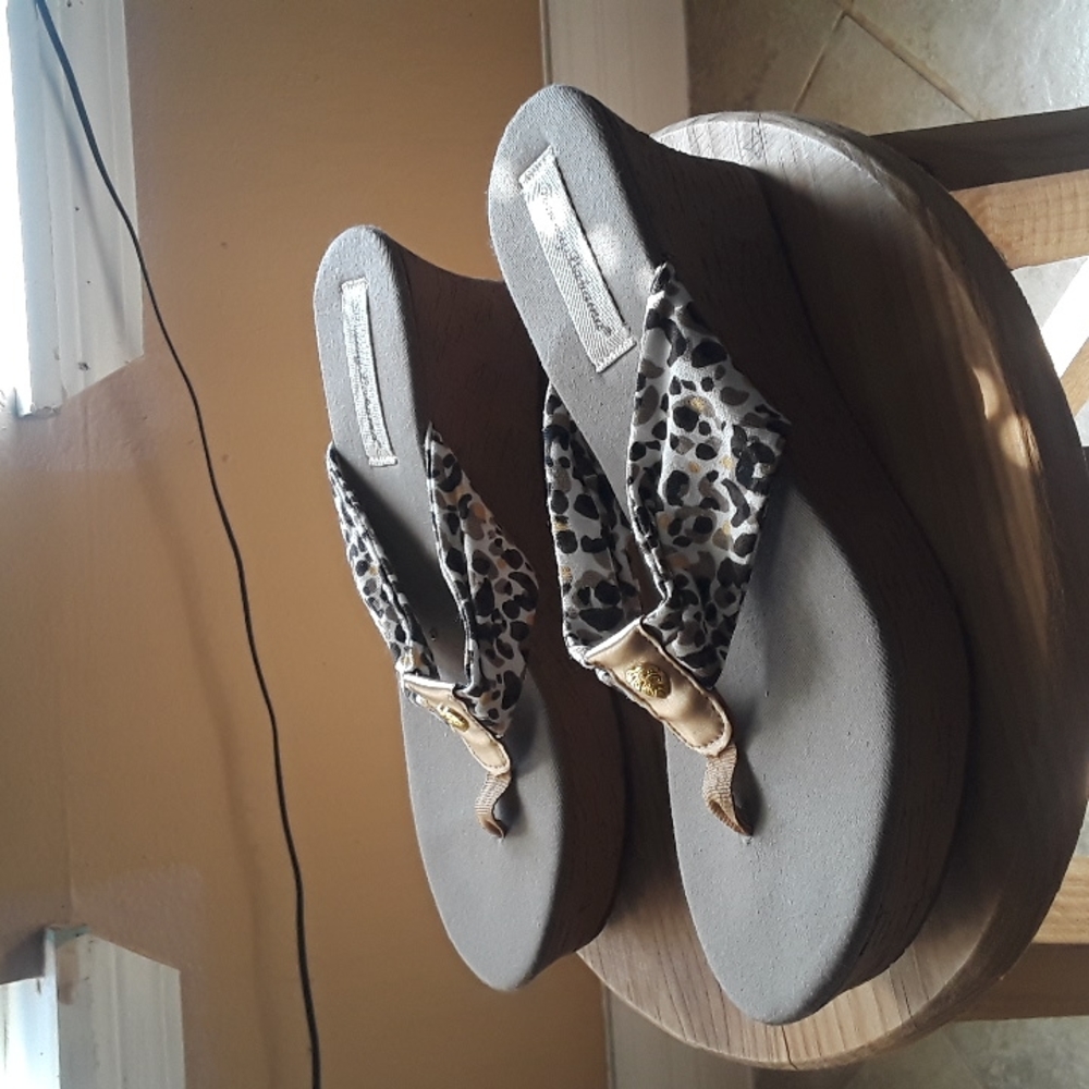 Sandals - Picture 2 of 4